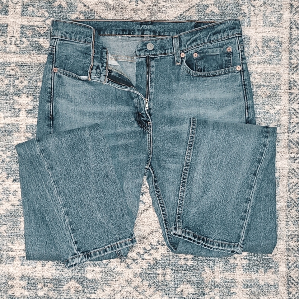Like NEW! LEVI'S Bootcut Jeans W32 L34